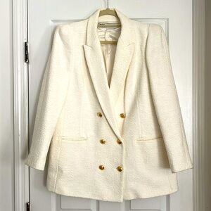 ZARA Ivory/Ecru Boucle Blazer/Jacket with gold buttons.